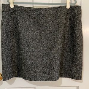 Boden US16R British Tweed by Moon grey herringbone wool lined skirt, has pockets